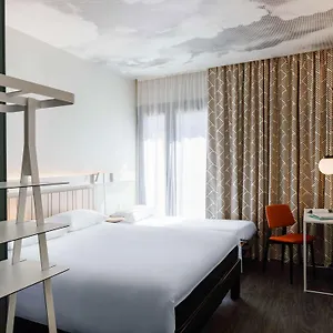 *** Otel Ibis Lyon Est Fransa
